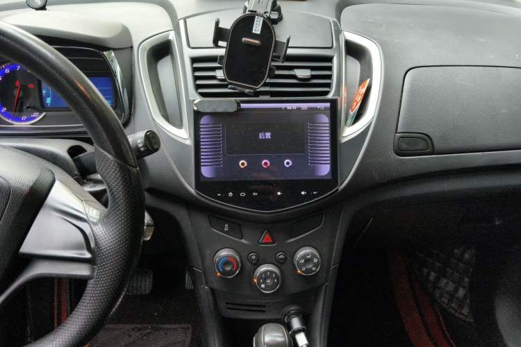 Used Chevrolet Trax 2016 1.4T Automatic Two-Wheel Drive Comfort Version with Sunroof Audio And AC Panel