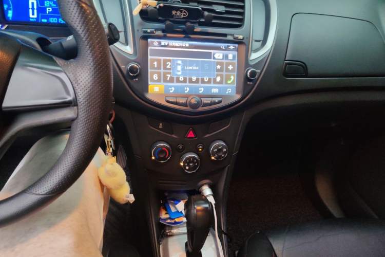 Used Chevrolet Trax 2016 1.4T Automatic Two-Wheel Drive Comfort Version with Sunroof Audio And AC Panel