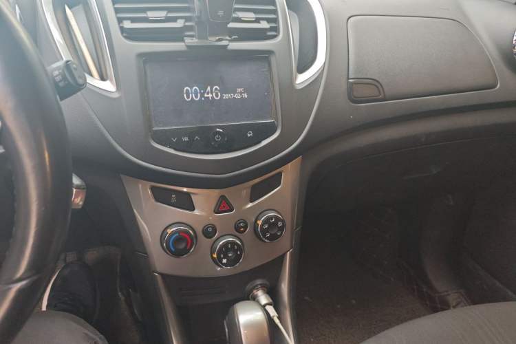 Used Chevrolet Trax 2016 1.4T Automatic Two-Wheel Drive Luxury Version Audio And AC Panel