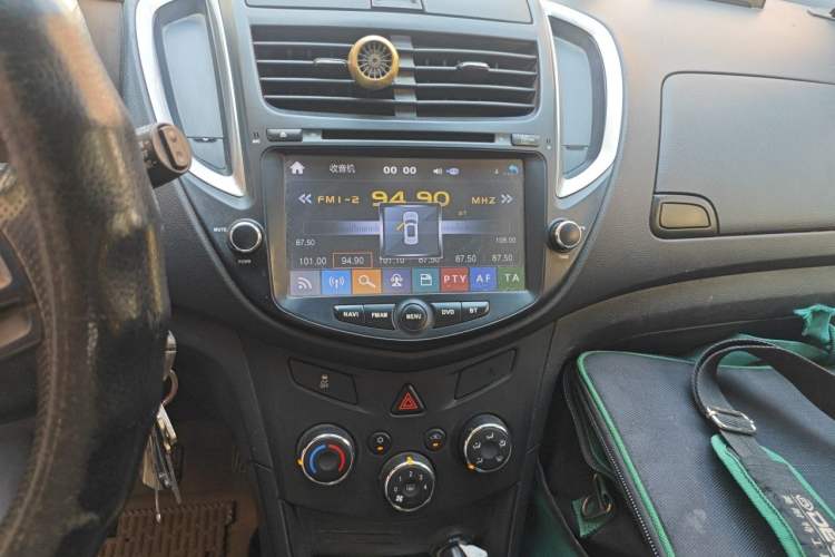 Used Chevrolet Trax 2016 1.4T Manual Two-Wheel Drive Comfort Version with Sunroof Audio And AC Panel