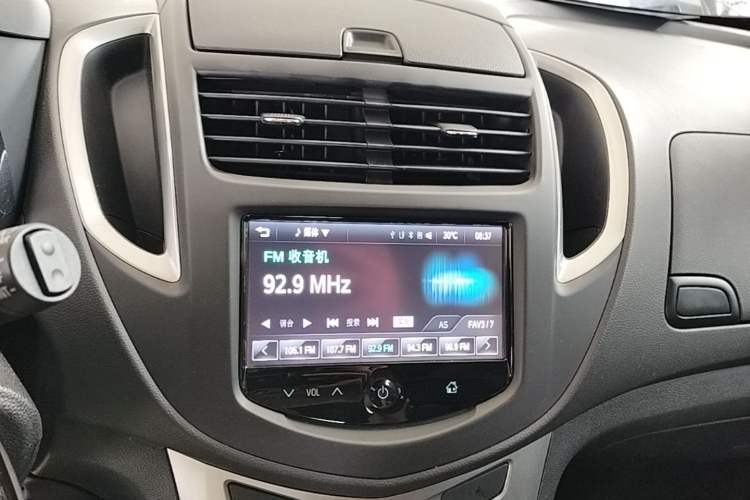 Used Chevrolet Trax 2016 1.4T Automatic Two-Wheel Drive Luxury Version Audio And AC Panel