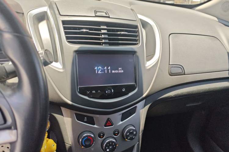 Used Chevrolet Trax 2016 1.4T Automatic Two-Wheel Drive Luxury Version Audio And AC Panel