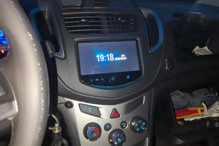 Used Chevrolet Trax 2016 1.4T Automatic Two-Wheel Drive Luxury Version Audio And AC Panel