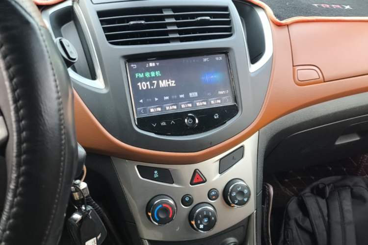 Used Chevrolet Trax 2016 1.4T Automatic Two-Wheel Drive Luxury Version Audio And AC Panel