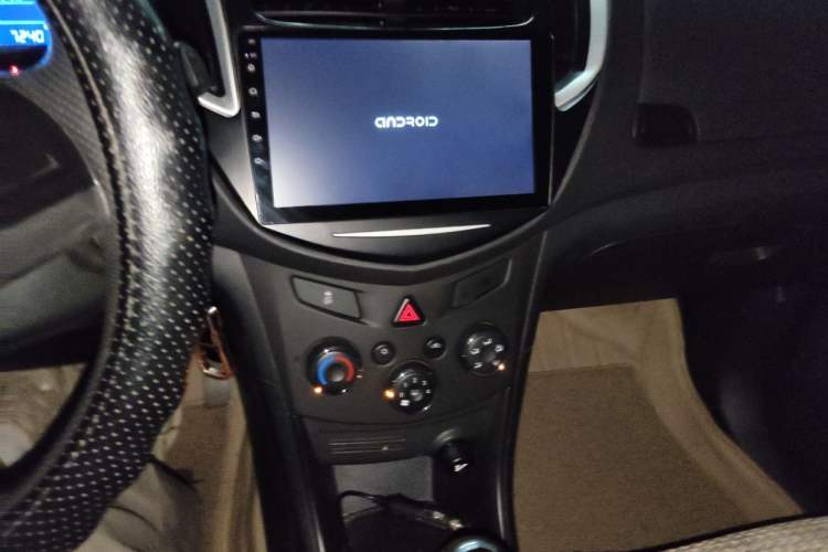 Used Chevrolet Trax 2016 1.4T Manual Two-Wheel Drive Comfort Version with Sunroof Audio And AC Panel
