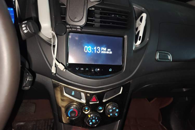 Used Chevrolet Trax 2016 1.4T Automatic Two-Wheel Drive Luxury Version Audio And AC Panel