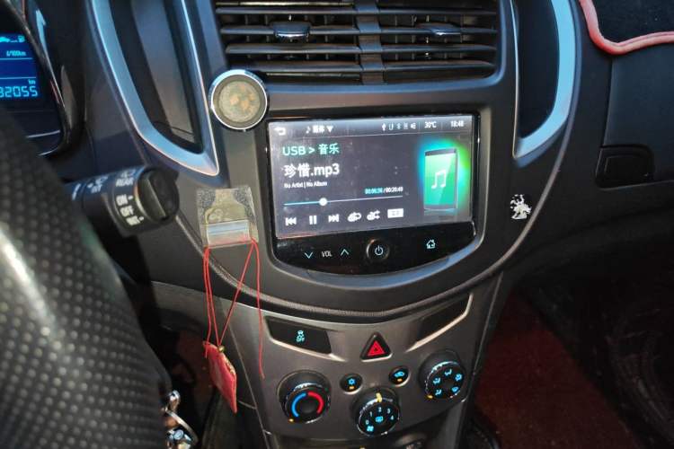 Used Chevrolet Trax 2016 1.4T Automatic Two-Wheel Drive Luxury Version Audio And AC Panel