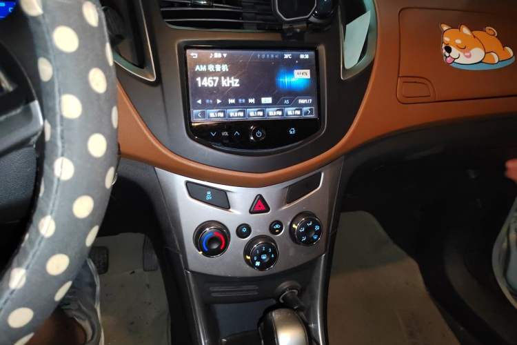 Used Chevrolet Trax 2016 1.4T Automatic Two-Wheel Drive Luxury Version Audio And AC Panel