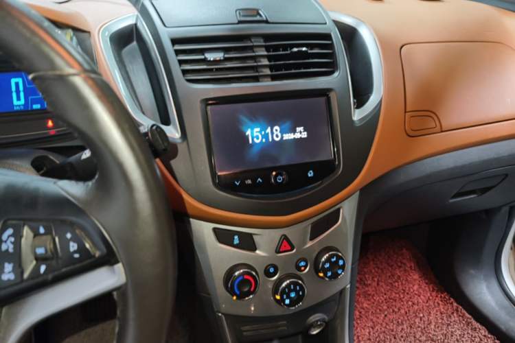 Used Chevrolet Trax 2016 1.4T Automatic Two-Wheel Drive Luxury Version Audio And AC Panel