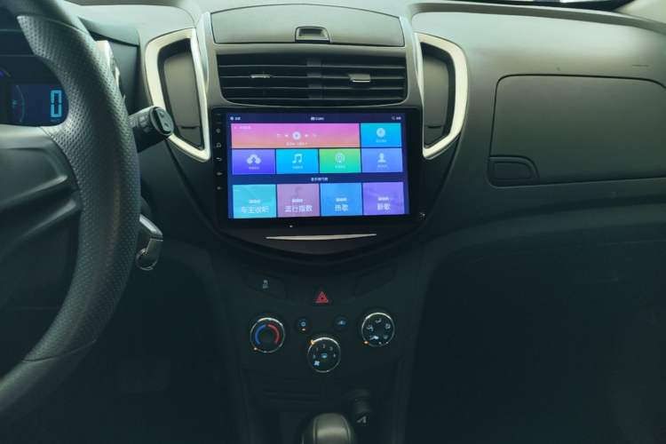 Used Chevrolet Trax 2016 1.4T Automatic Two-Wheel Drive Comfort Version with Sunroof Audio And AC Panel