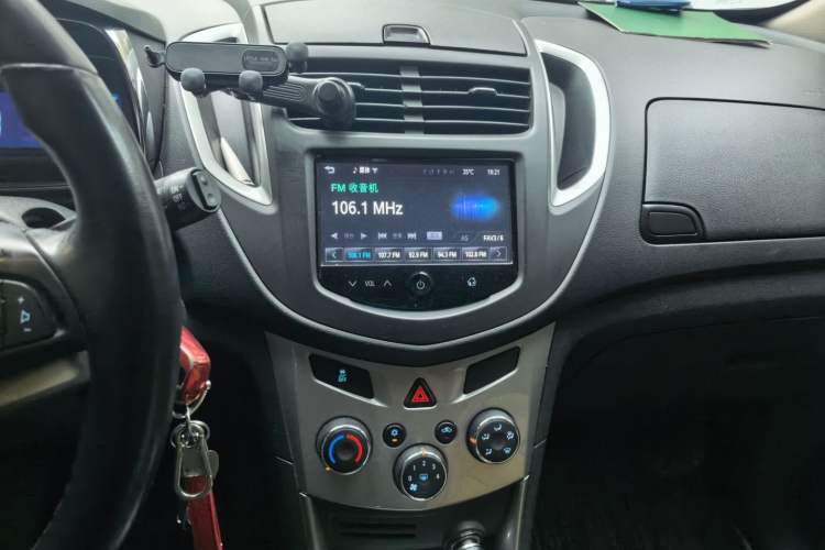 Used Chevrolet Trax 2016 1.4T Automatic Two-Wheel Drive Luxury Version Audio And AC Panel