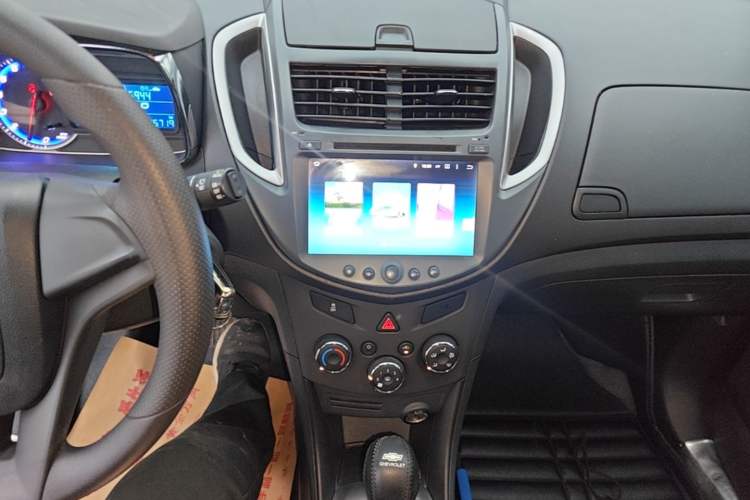 Used Chevrolet Trax 2016 1.4T Automatic Two-Wheel Drive Comfort Version with Sunroof Audio And AC Panel