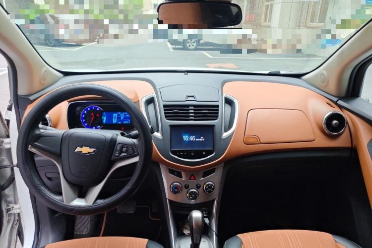 Used Chevrolet Trax 2016 1.4T Automatic Two-Wheel Drive Luxury Version Center Console