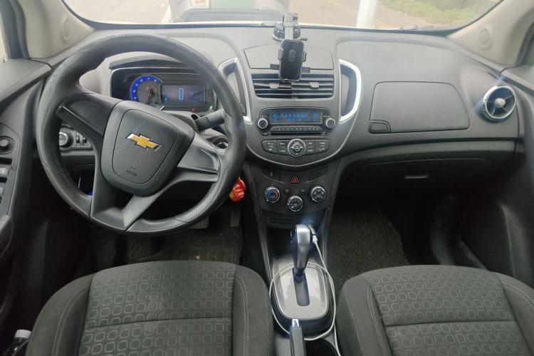 Used Chevrolet Trax 2016 1.4T Automatic Two-Wheel Drive Comfort Version with Sunroof Center Console
