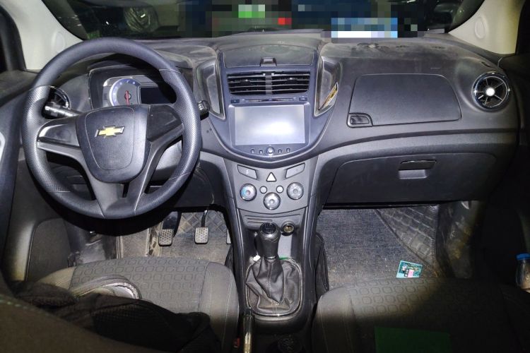 Used Chevrolet Trax 2016 1.4T Manual Two-Wheel Drive Comfort Version with Sunroof Center Console