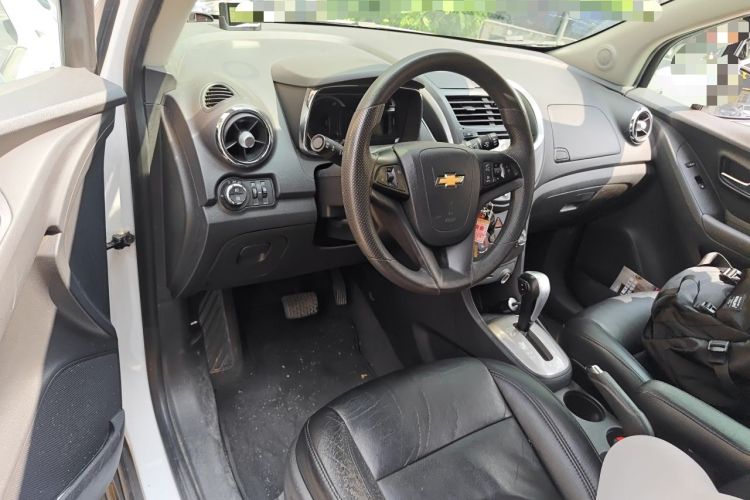 Used Chevrolet Trax 2016 1.4T Automatic Two-Wheel Drive Comfort Version with Sunroof Center Console
