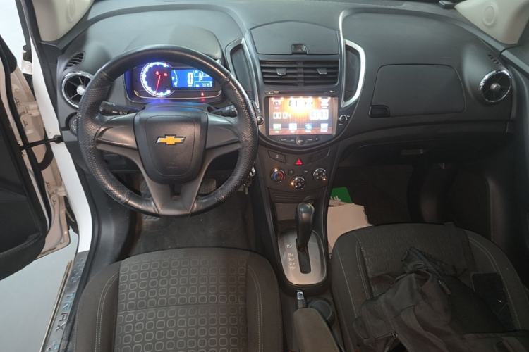 Used Chevrolet Trax 2016 1.4T Automatic Two-Wheel Drive Comfort Version with Sunroof Center Console