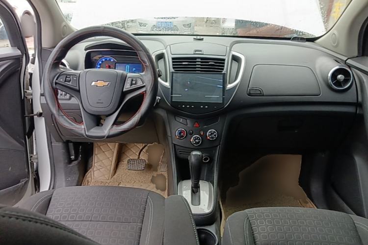 Used Chevrolet Trax 2016 1.4T Automatic Two-Wheel Drive Comfort Version with Sunroof Center Console