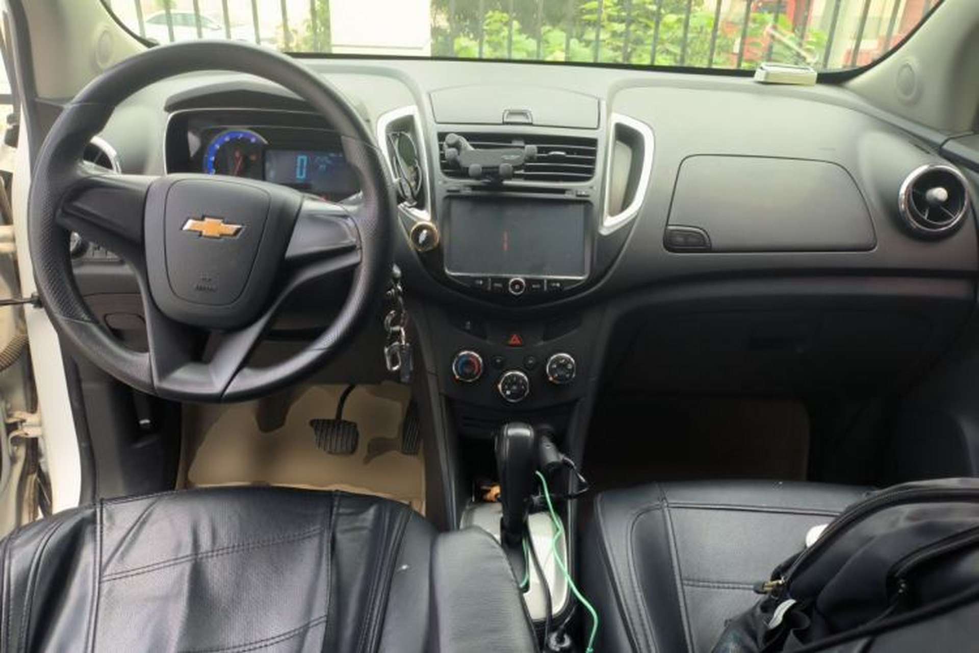 Used Chevrolet Trax 2016 1.4T Automatic Two-Wheel Drive Comfort Version with Sunroof Center Console