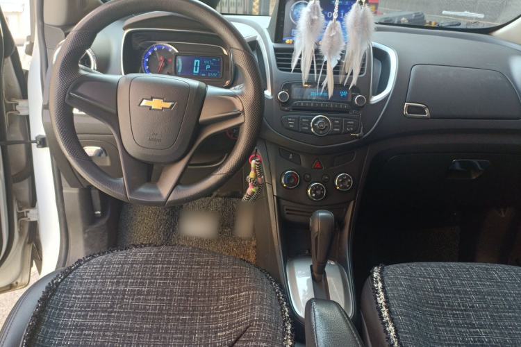 Used Chevrolet Trax 2016 1.4T Automatic Two-Wheel Drive Comfort Version with Sunroof Center Console