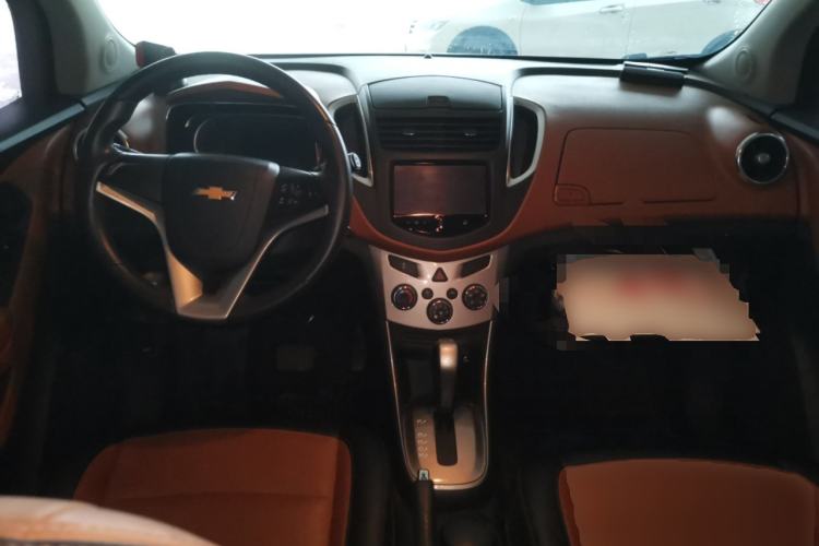 Used Chevrolet Trax 2016 1.4T Automatic 4x4 Flagship Model Center Console