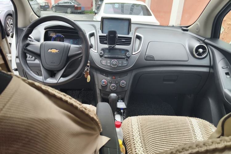 Used Chevrolet Trax 2016 1.4T Automatic Two-Wheel Drive Comfort Version with Sunroof Center Console