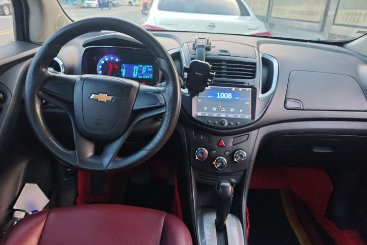 Used Chevrolet Trax 2016 1.4T Automatic Two-Wheel Drive Comfort Version with Sunroof Center Console