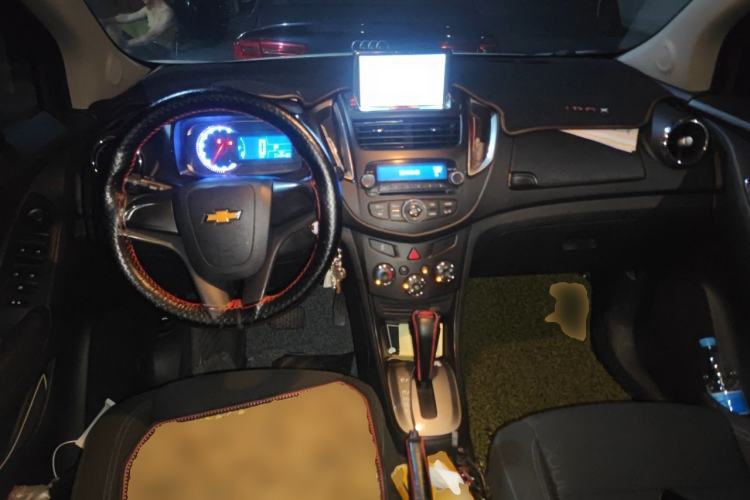 Used Chevrolet Trax 2016 1.4T Automatic Two-Wheel Drive Comfort Version with Sunroof Center Console