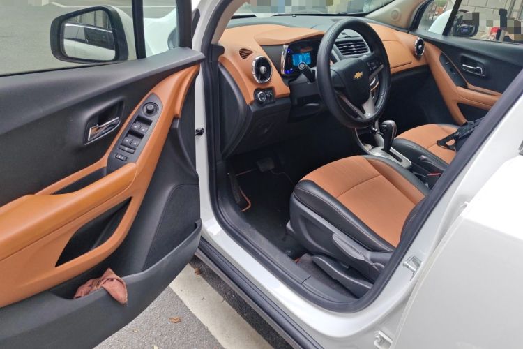 Used Chevrolet Trax 2016 1.4T Automatic Two-Wheel Drive Luxury Version Driver Seat