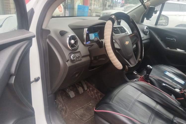 Used Chevrolet Trax 2016 1.4T Manual Two-Wheel Drive Comfort Version with Sunroof Driver Seat