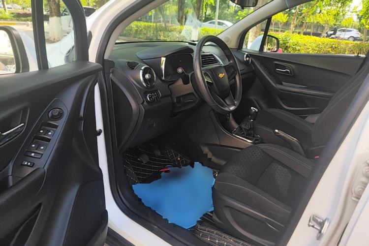 Used Chevrolet Trax 2016 1.4T Manual Two-Wheel Drive Comfort Version with Sunroof Driver Seat