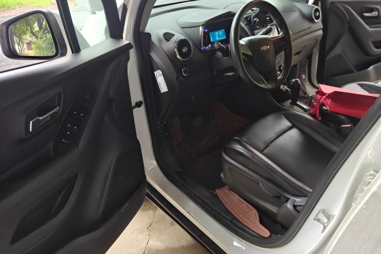 Used Chevrolet Trax 2016 1.4T Automatic Two-Wheel Drive Comfort Version with Sunroof Driver Seat