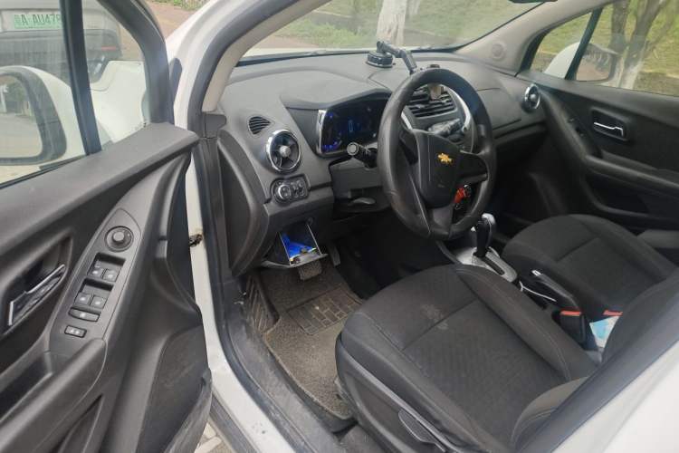 Used Chevrolet Trax 2016 1.4T Automatic Two-Wheel Drive Comfort Version with Sunroof Driver Seat