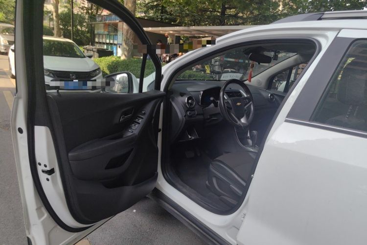 Used Chevrolet Trax 2016 1.4T Automatic Two-Wheel Drive Luxury Version Driver Seat