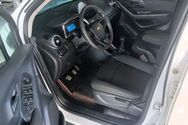 Used Chevrolet Trax 2016 1.4T Manual Two-Wheel Drive Comfort Version with Sunroof Driver Seat