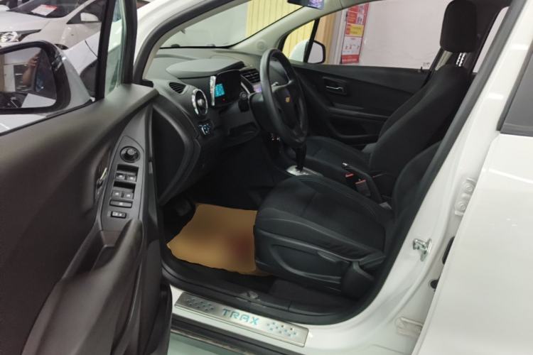 Used Chevrolet Trax 2016 1.4T Automatic Two-Wheel Drive Comfort Version with Sunroof Driver Seat