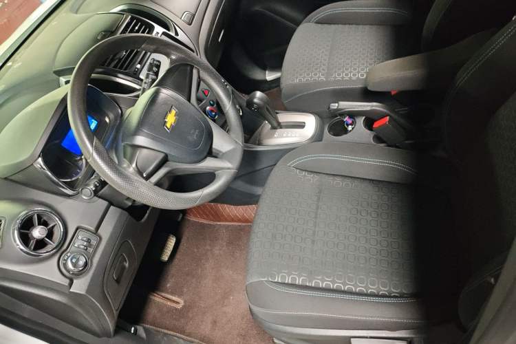 Used Chevrolet Trax 2016 1.4T Automatic Two-Wheel Drive Comfort Version with Sunroof Driver Seat