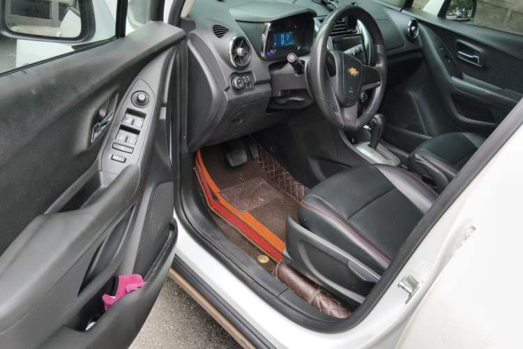 Used Chevrolet Trax 2016 1.4T Automatic Two-Wheel Drive Comfort Version with Sunroof Driver Seat