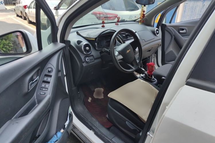 Used Chevrolet Trax 2016 1.4T Manual Two-Wheel Drive Comfort Version with Sunroof Driver Seat