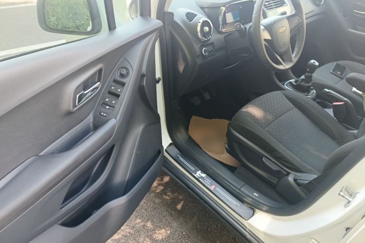 Used Chevrolet Trax 2016 1.4T Manual Two-Wheel Drive Comfort Version with Sunroof Driver Seat
