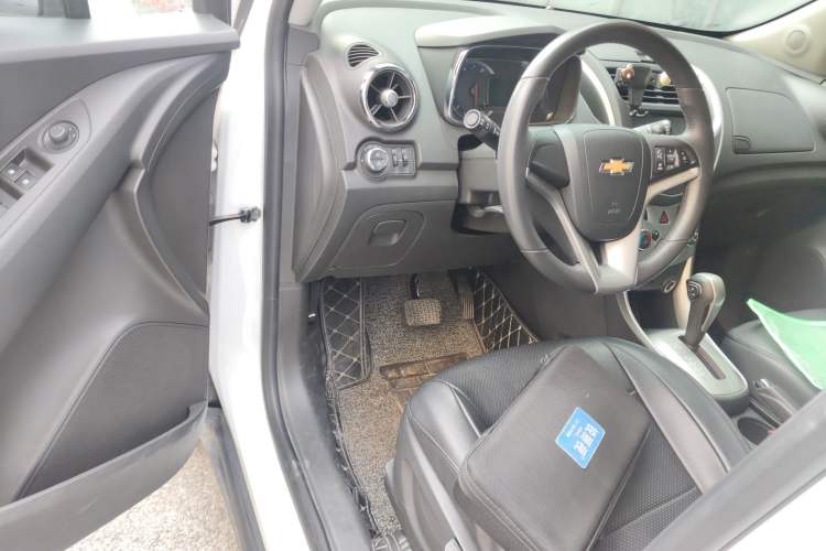 Used Chevrolet Trax 2016 1.4T Automatic Two-Wheel Drive Luxury Version Driver Seat