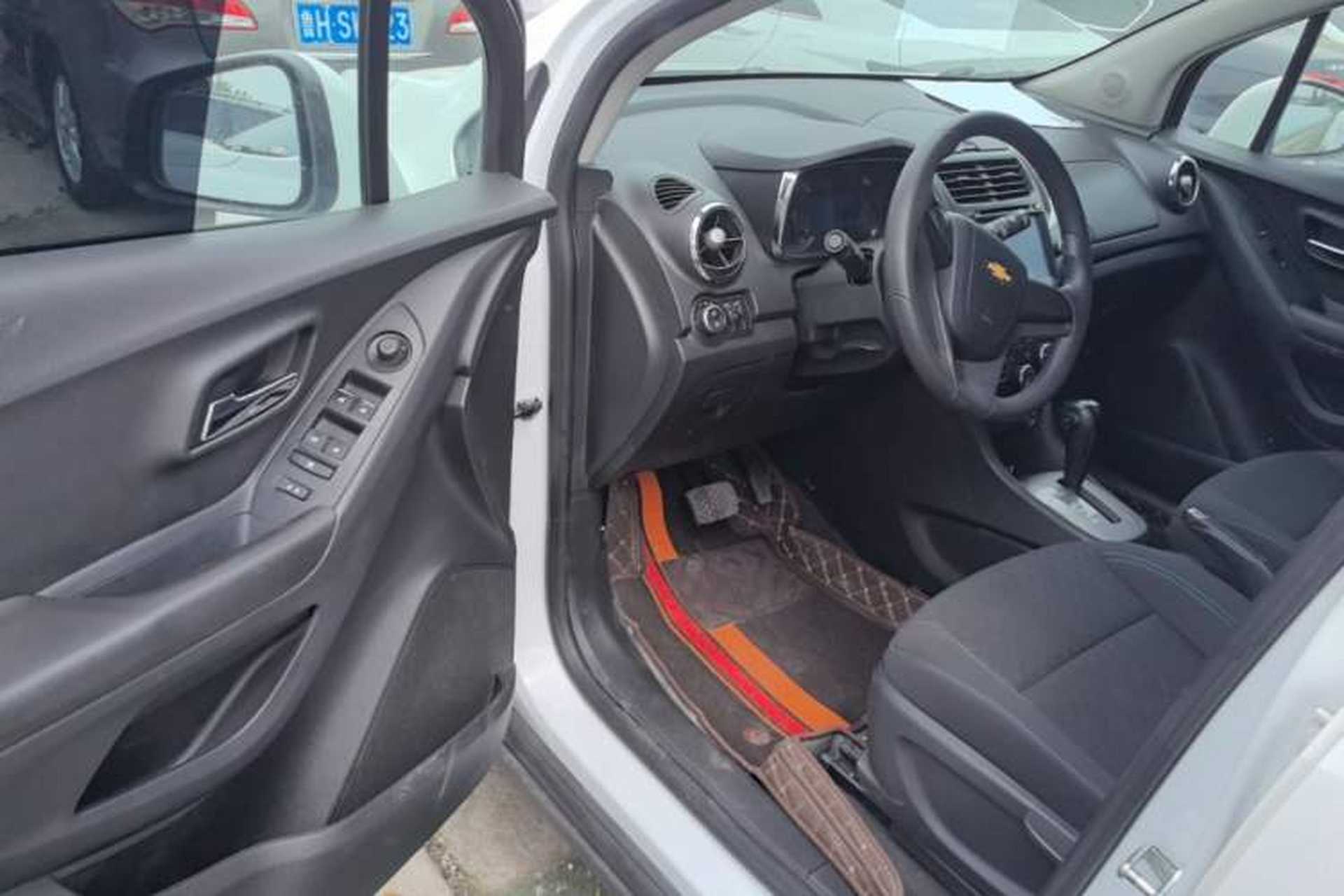 Used Chevrolet Trax 2016 1.4T Automatic Two-Wheel Drive Comfort Version with Sunroof Driver Seat