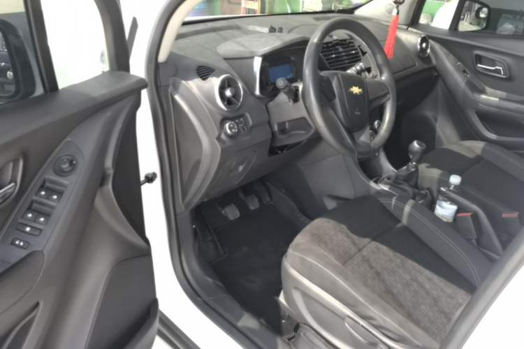 Used Chevrolet Trax 2016 1.4T Manual Two-Wheel Drive Comfort Version with Sunroof Driver Seat