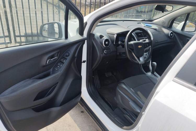 Used Chevrolet Trax 2016 1.4T Automatic Two-Wheel Drive Luxury Version Driver Seat