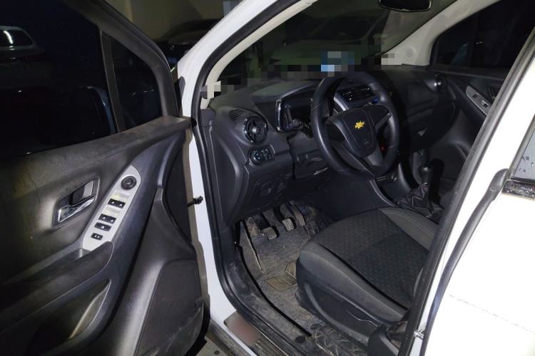 Used Chevrolet Trax 2016 1.4T Manual Two-Wheel Drive Comfort Version with Sunroof Driver Seat