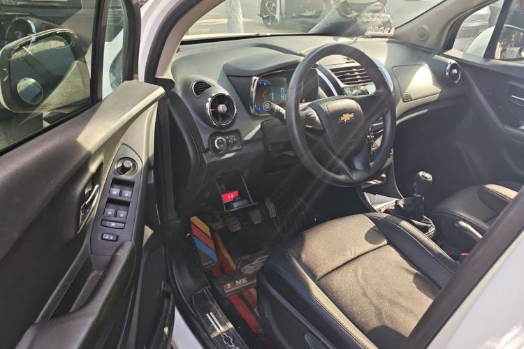 Used Chevrolet Trax 2016 1.4T Manual Two-Wheel Drive Comfort Version with Sunroof Driver Seat
