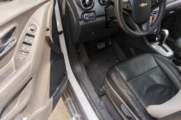 Used Chevrolet Trax 2016 1.4T Automatic Two-Wheel Drive Comfort Version with Sunroof Driver Seat