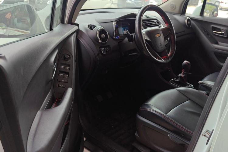 Used Chevrolet Trax 2016 1.4T Manual Two-Wheel Drive Comfort Version with Sunroof Driver Seat