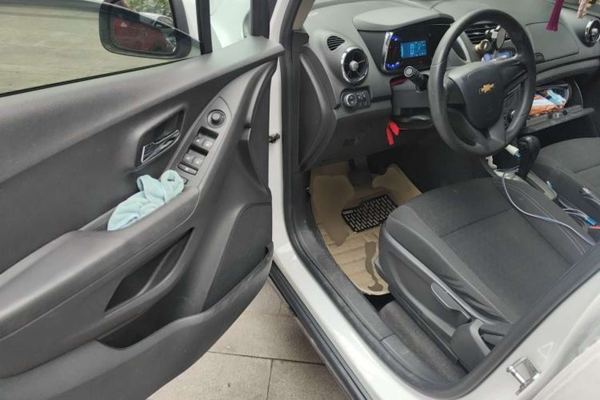 Used Chevrolet Trax 2016 1.4T Automatic Two-Wheel Drive Comfort Version with Sunroof Driver Seat