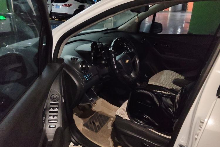 Used Chevrolet Trax 2016 1.4T Manual Two-Wheel Drive Comfort Version with Sunroof Driver Seat